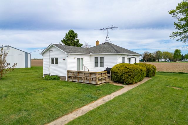 21137 Fenstermaker Road, Sycamore, IL 60178
