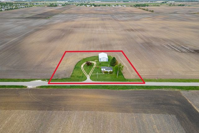 21137 Fenstermaker Road, Sycamore, IL 60178