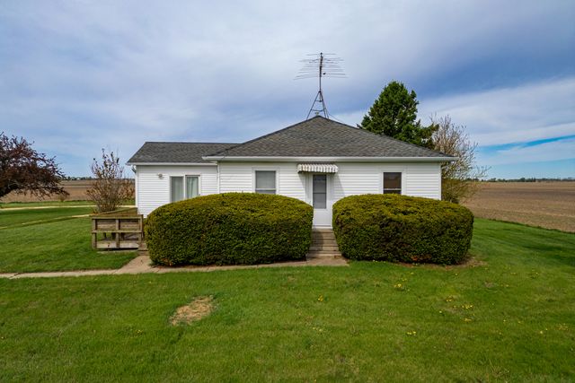 21137 Fenstermaker Road, Sycamore, IL 60178
