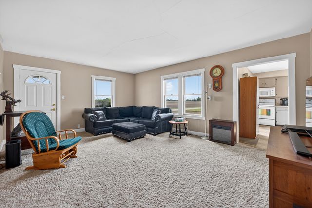 21137 Fenstermaker Road, Sycamore, IL 60178