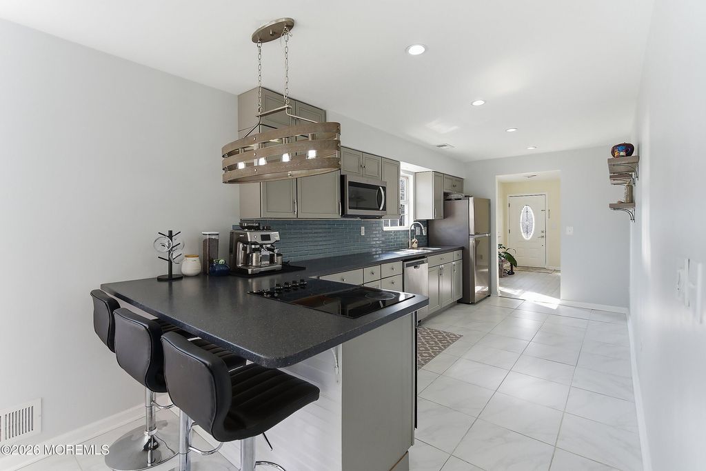 335 Park Avenue, Union Beach, NJ 07735