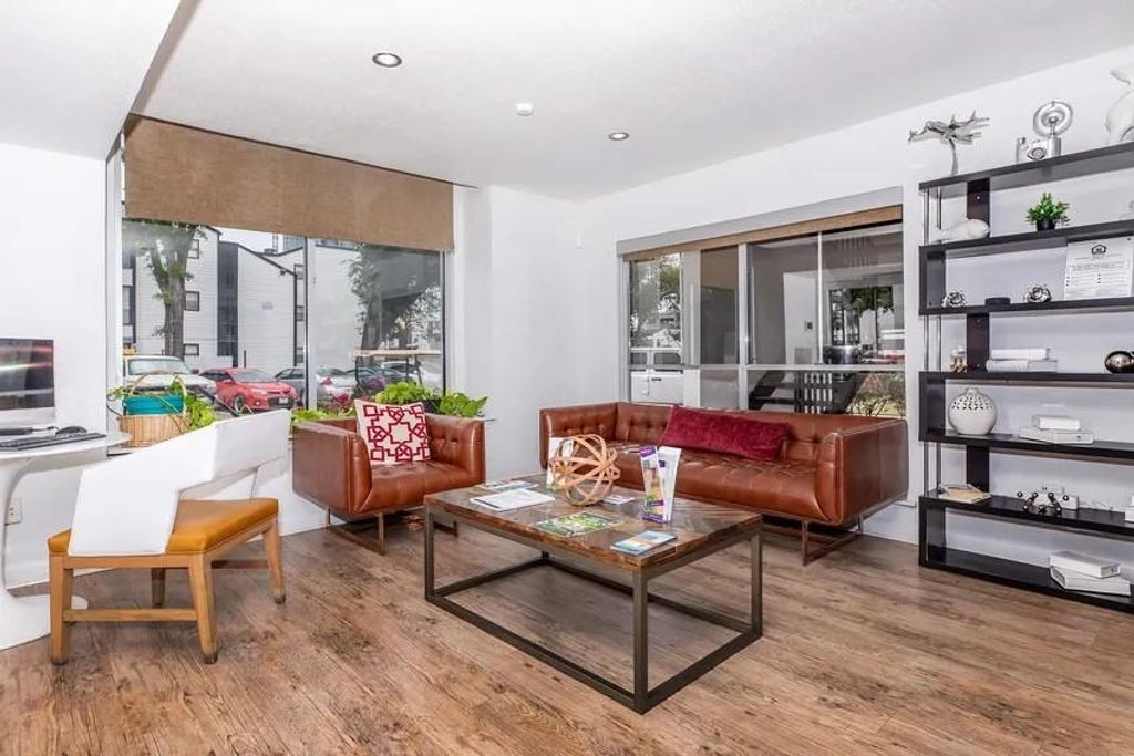 4400 Memorial Drive 41-1267, Houston, TX 77007