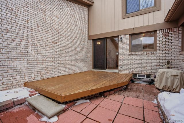 20435 Villa Grande Circle 54, Clinton Charter Township, MI 48038