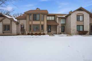 20435 Villa Grande Circle 54, Clinton Charter Township, MI 48038