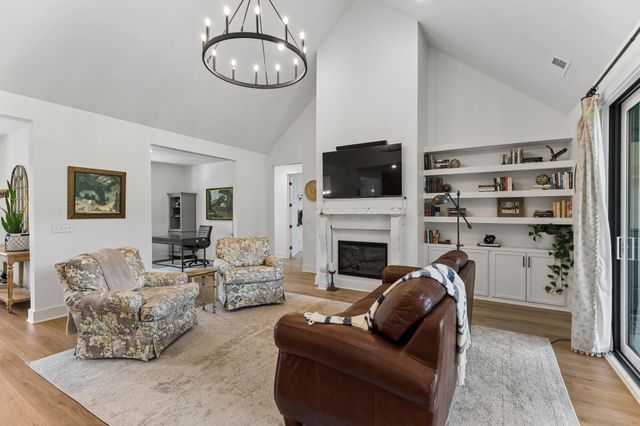 1495 Jacobs Rd, Columbia, TN 38401