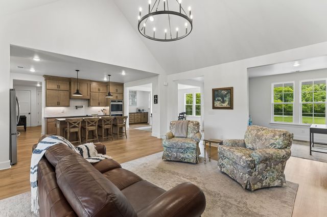 1495 Jacobs Rd, Columbia, TN 38401