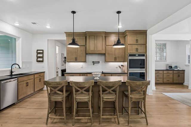 1495 Jacobs Rd, Columbia, TN 38401