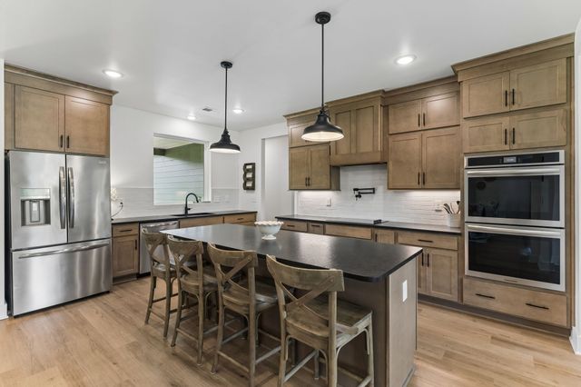 1495 Jacobs Rd, Columbia, TN 38401