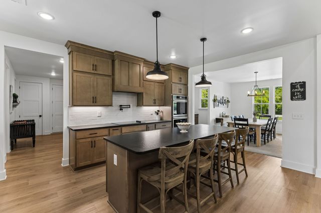 1495 Jacobs Rd, Columbia, TN 38401