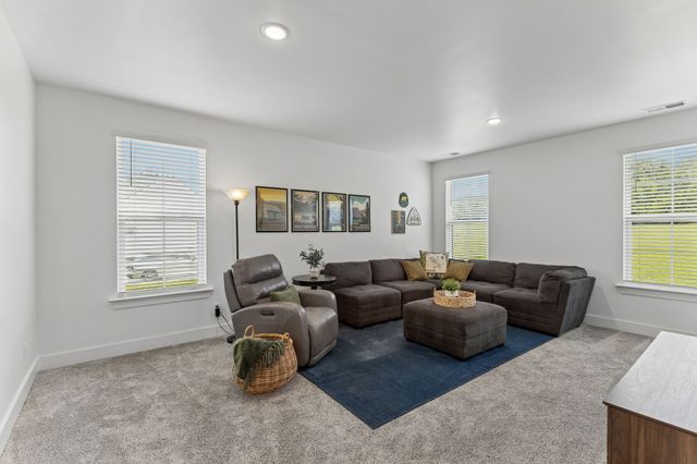 1495 Jacobs Rd, Columbia, TN 38401