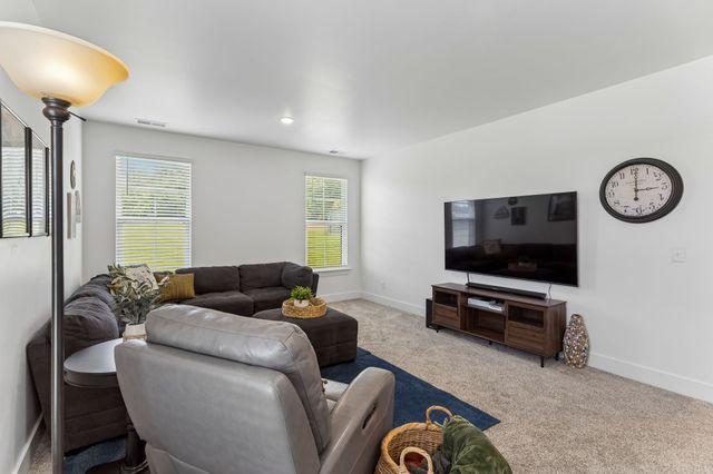 1495 Jacobs Rd, Columbia, TN 38401