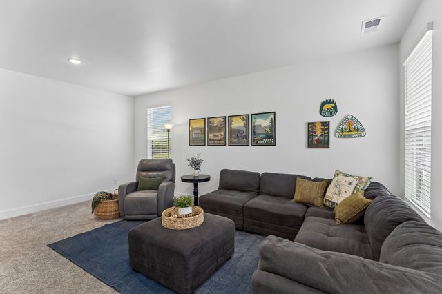 1495 Jacobs Rd, Columbia, TN 38401