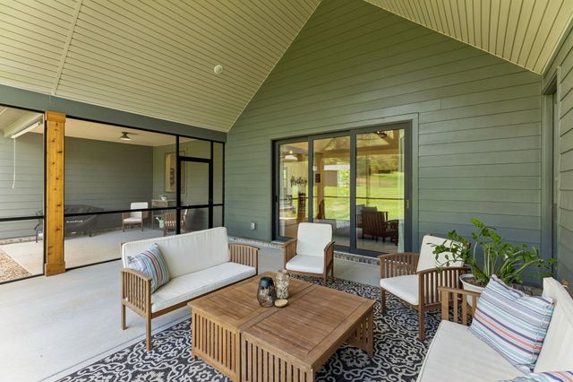 1495 Jacobs Rd, Columbia, TN 38401