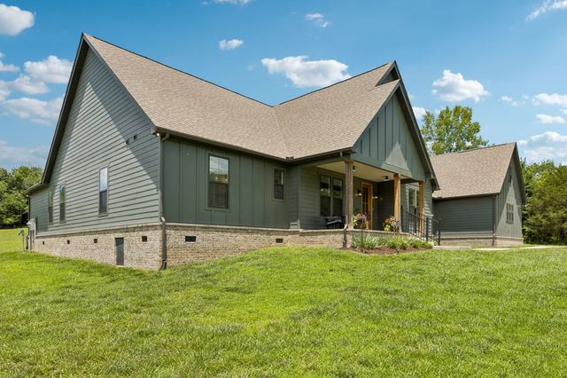 1495 Jacobs Rd, Columbia, TN 38401
