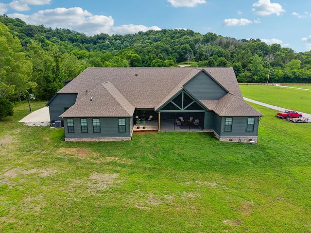 1495 Jacobs Rd, Columbia, TN 38401