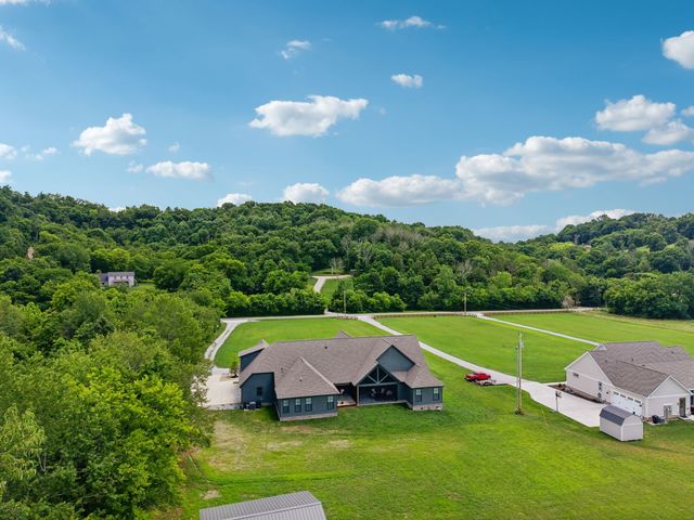 1495 Jacobs Rd, Columbia, TN 38401
