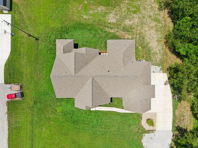 1495 Jacobs Rd, Columbia, TN 38401