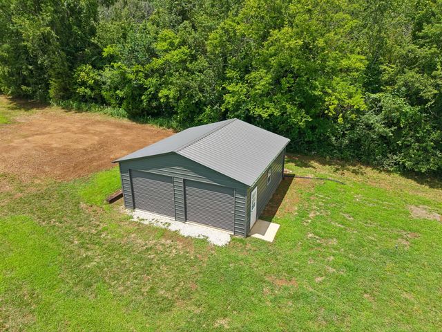 1495 Jacobs Rd, Columbia, TN 38401