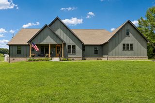 1495 Jacobs Rd, Columbia, TN 38401