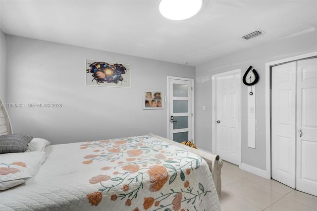 1210 N 71st Avenue, Hollywood, FL 33024
