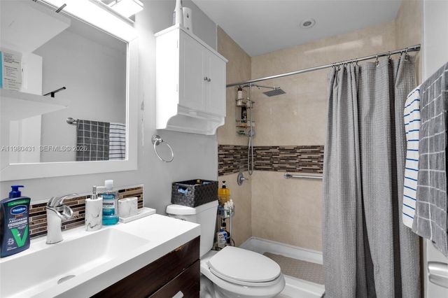 1210 N 71st Avenue, Hollywood, FL 33024