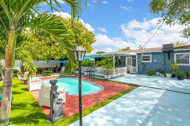 1210 N 71st Avenue, Hollywood, FL 33024
