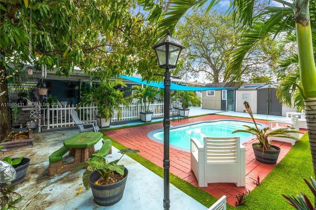 1210 N 71st Avenue, Hollywood, FL 33024