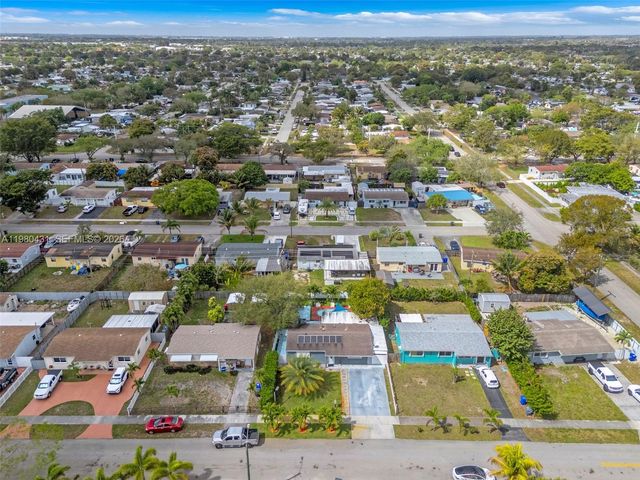 1210 N 71st Avenue, Hollywood, FL 33024