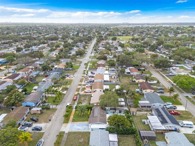 1210 N 71st Avenue, Hollywood, FL 33024