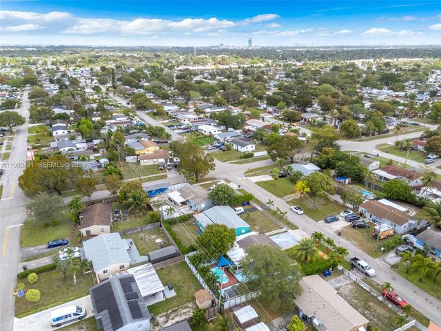 1210 N 71st Avenue, Hollywood, FL 33024
