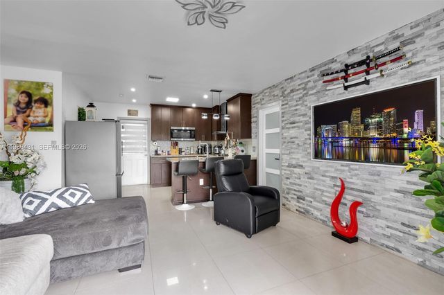 1210 N 71st Avenue, Hollywood, FL 33024