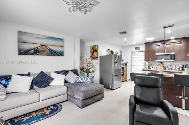 1210 N 71st Avenue, Hollywood, FL 33024
