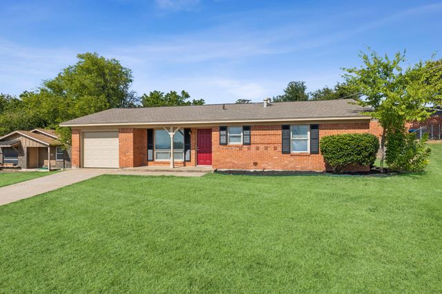 4600 Rushwood Court, Fort Worth, TX 76135