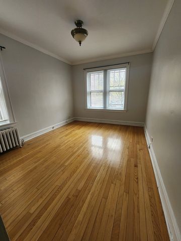 1112 Grove Street 1A, Evanston, IL 60201