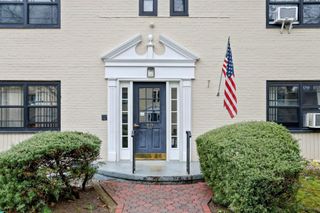 12 Field End Lane Apt 1, Eastchester, NY 10709