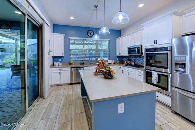 2496 W Music Mountains Drive, Green Valley, AZ 85622