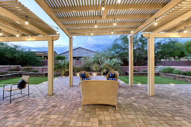 2496 W Music Mountains Drive, Green Valley, AZ 85622