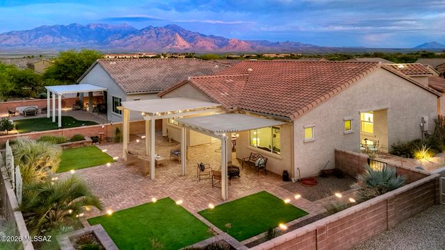 2496 W Music Mountains Drive, Green Valley, AZ 85622