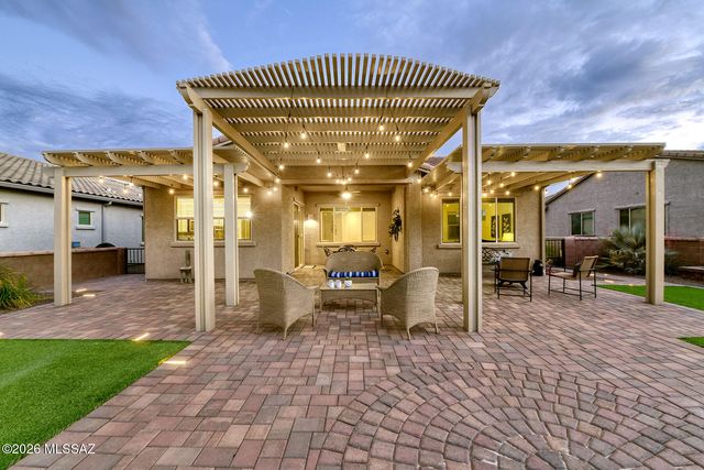 2496 W Music Mountains Drive, Green Valley, AZ 85622