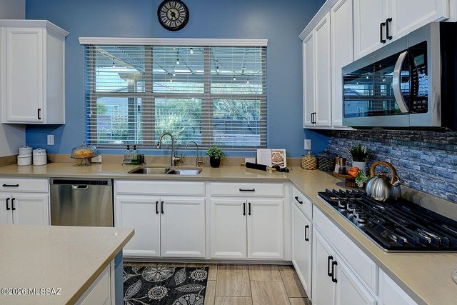 2496 W Music Mountains Drive, Green Valley, AZ 85622