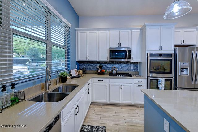 2496 W Music Mountains Drive, Green Valley, AZ 85622