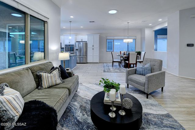 2496 W Music Mountains Drive, Green Valley, AZ 85622