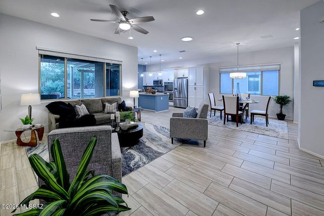 2496 W Music Mountains Drive, Green Valley, AZ 85622
