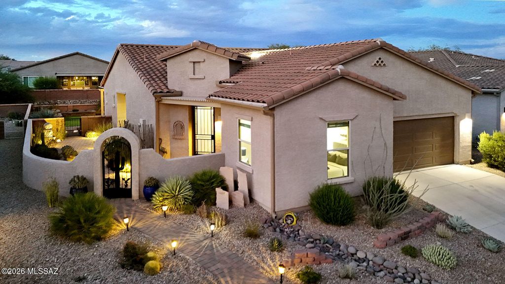 2496 W Music Mountains Drive, Green Valley, AZ 85622