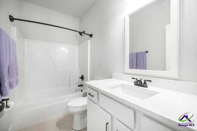 800 Harley Farms Drive, Bonaire, GA 31005