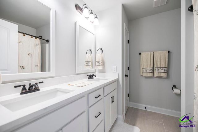 800 Harley Farms Drive, Bonaire, GA 31005