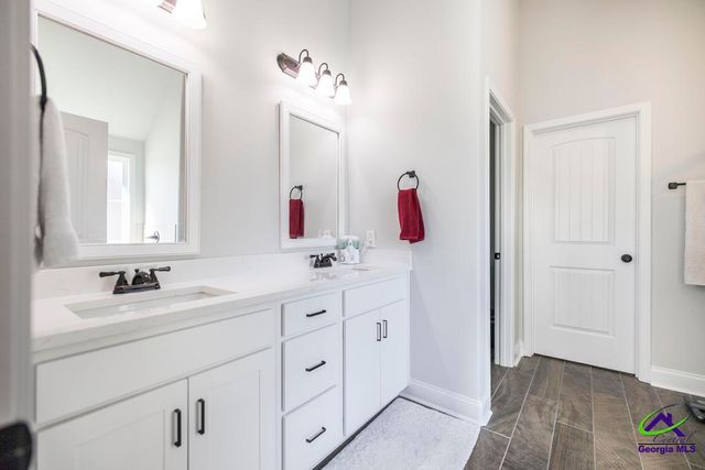 800 Harley Farms Drive, Bonaire, GA 31005