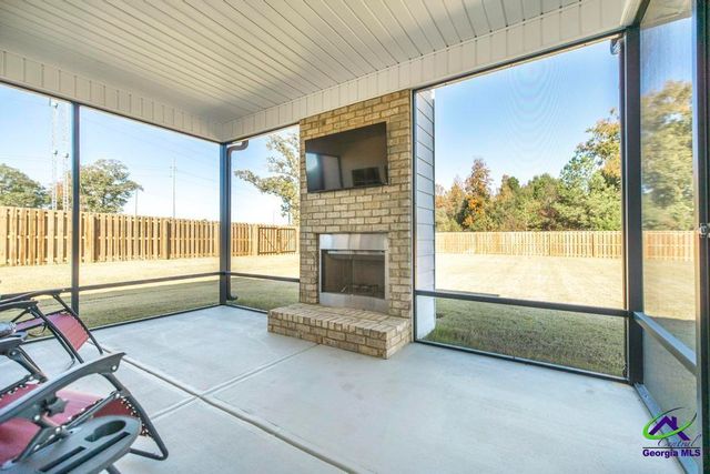 800 Harley Farms Drive, Bonaire, GA 31005