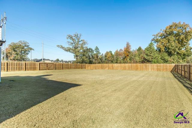 800 Harley Farms Drive, Bonaire, GA 31005