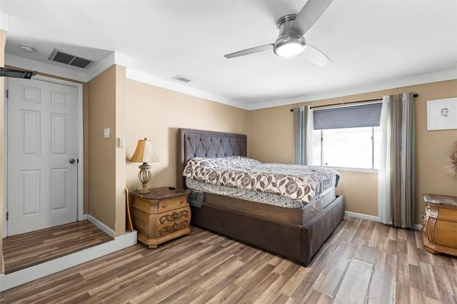 5210 6TH STREET S, St Petersburg, FL 33705